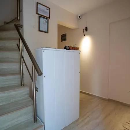 Noa * Ayvalı